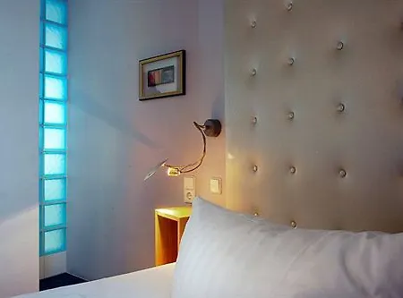 Hotel Der Rebstock 4*